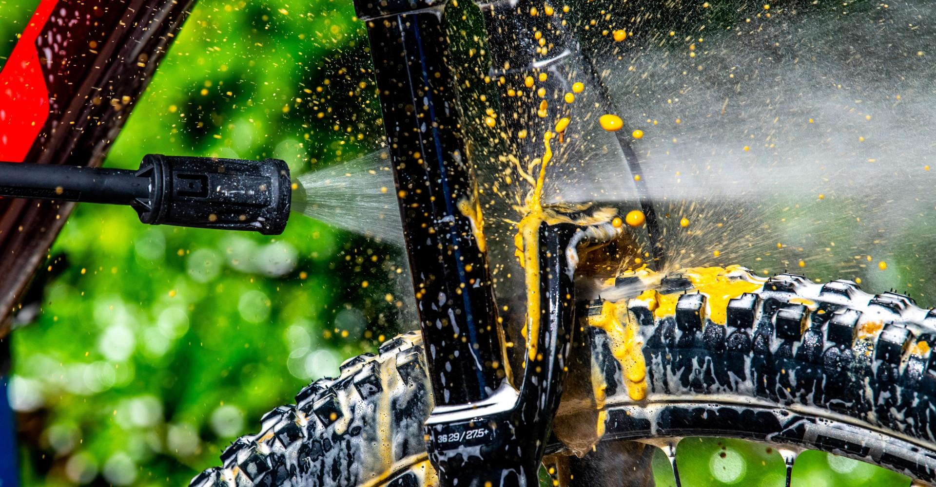 e-Bike Reinigung mit Muc-Off