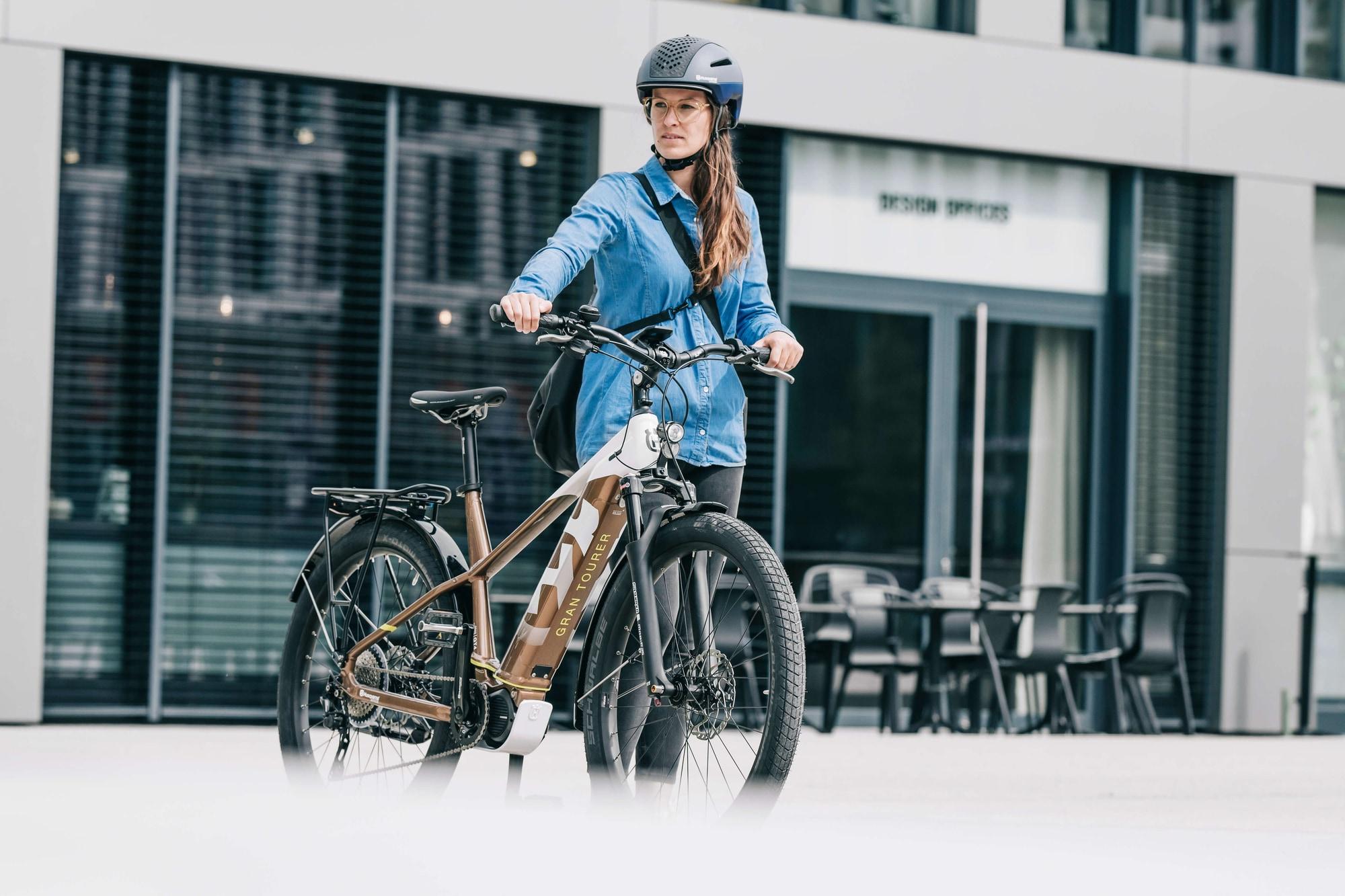 Entdecken Sie das stilvolle Husqvarna Gran Tourer 4 E-Bike. Ideal für urbane Abenteuer mit außergewöhnlichem Design