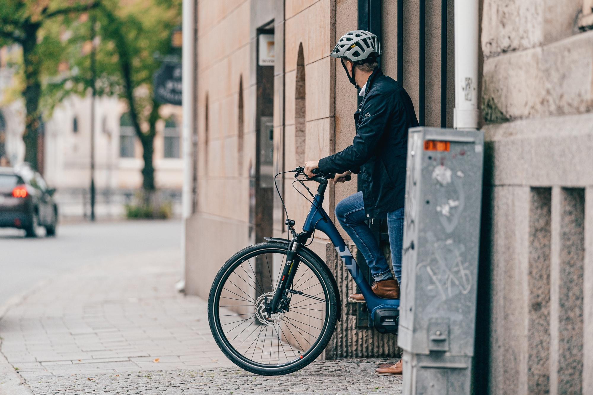 Erleben Sie die Stadt mit dem Eco City E-Bike. Perfekt für den urbanen Lifestyle und nachhaltige Fortbewegung in je