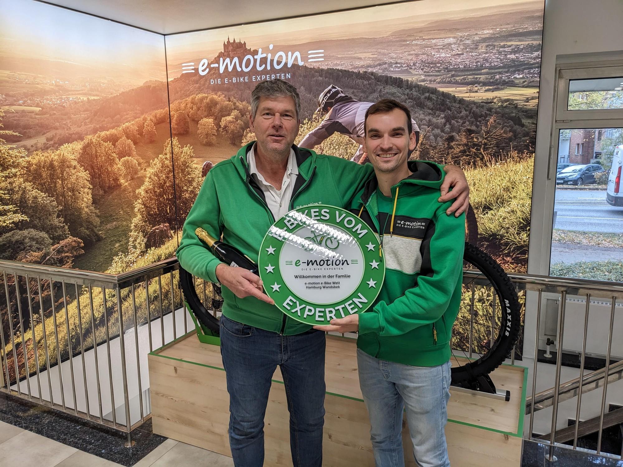 Das Bild zeigt die Eröffnung des e-motion E-Bike Shops in Hamburg Wandsbek.