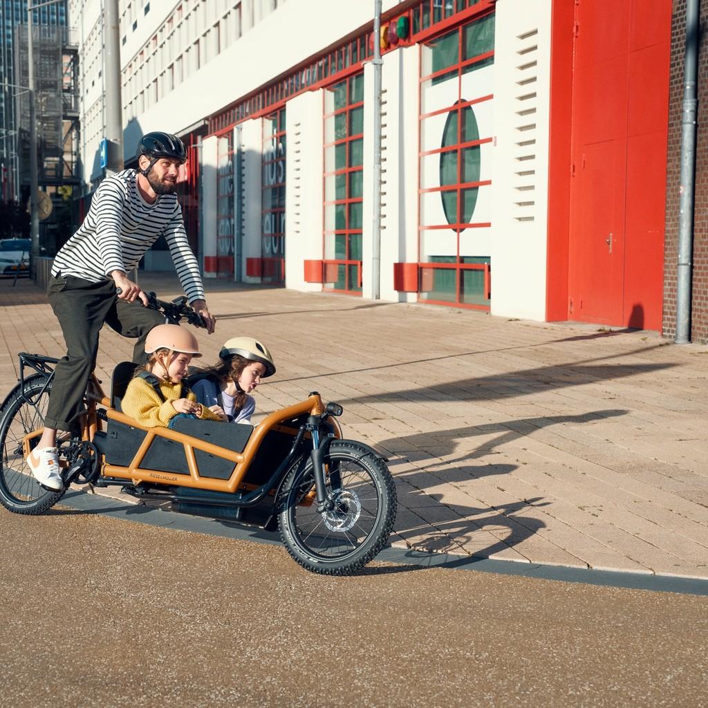 Entdecken Sie das RM MY2023 Lastenrad: Perfekt für bequeme Familienausflüge und den Transport von Kindern in der St