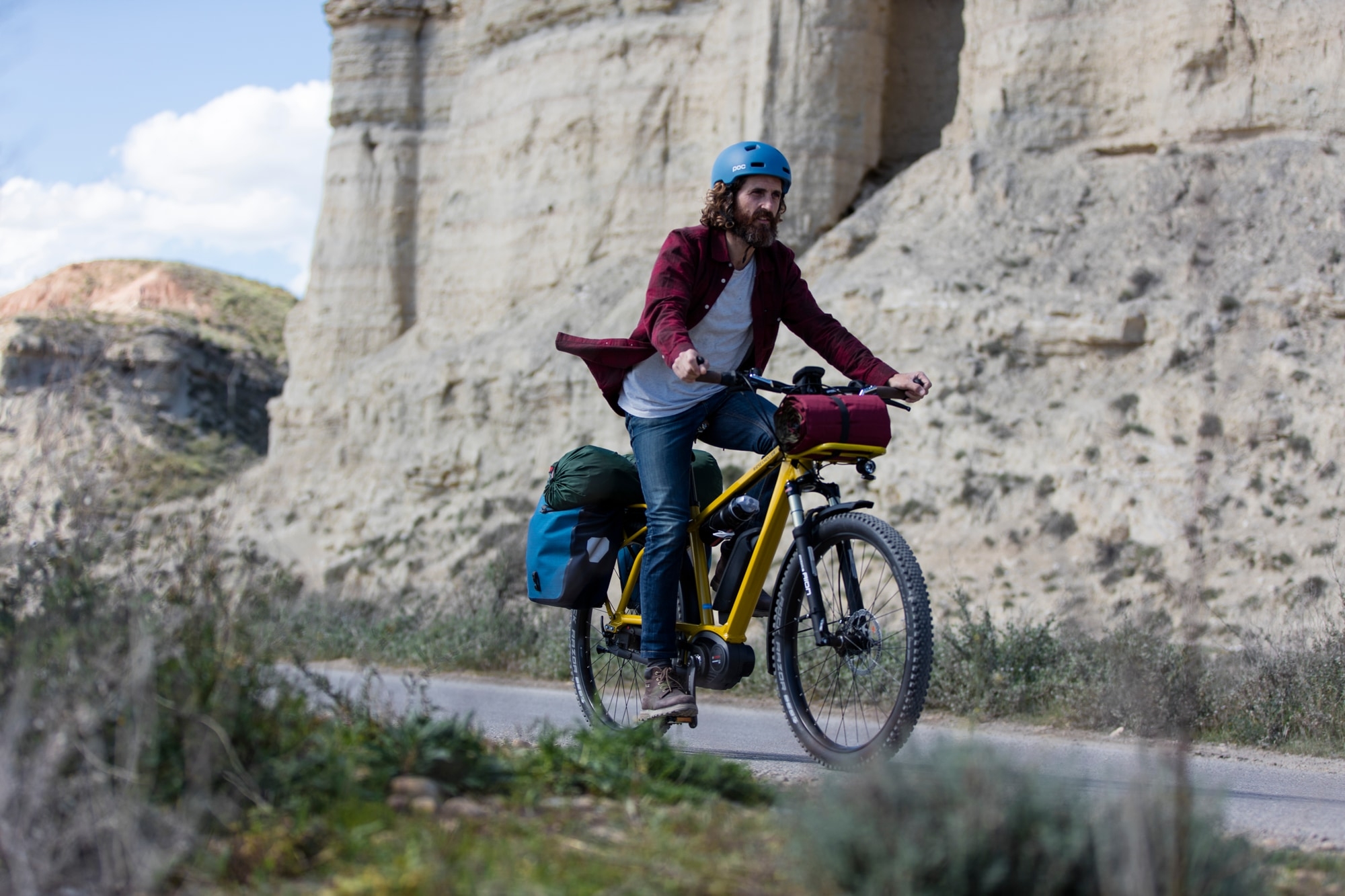 Entdecken Sie das Riese & Müller 2017 Charger E-Bike. Perfekter Begleiter für Abenteuer in der Natur mit hochwertig