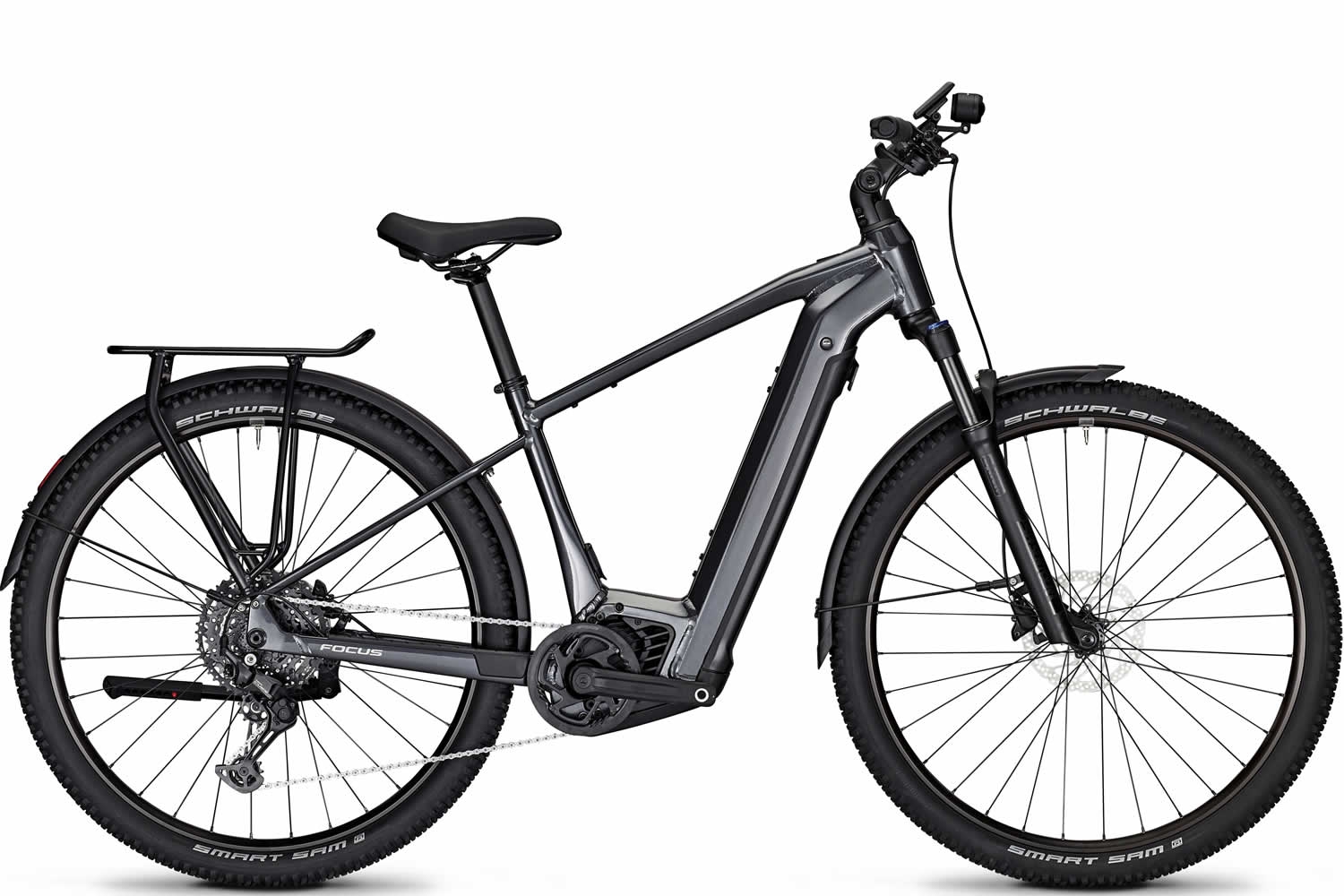 Entdecken Sie das Focus E-Bike mit integriertem Akku und robusten Schwalbe-Reifen für eine komfortable Fahrt auf al