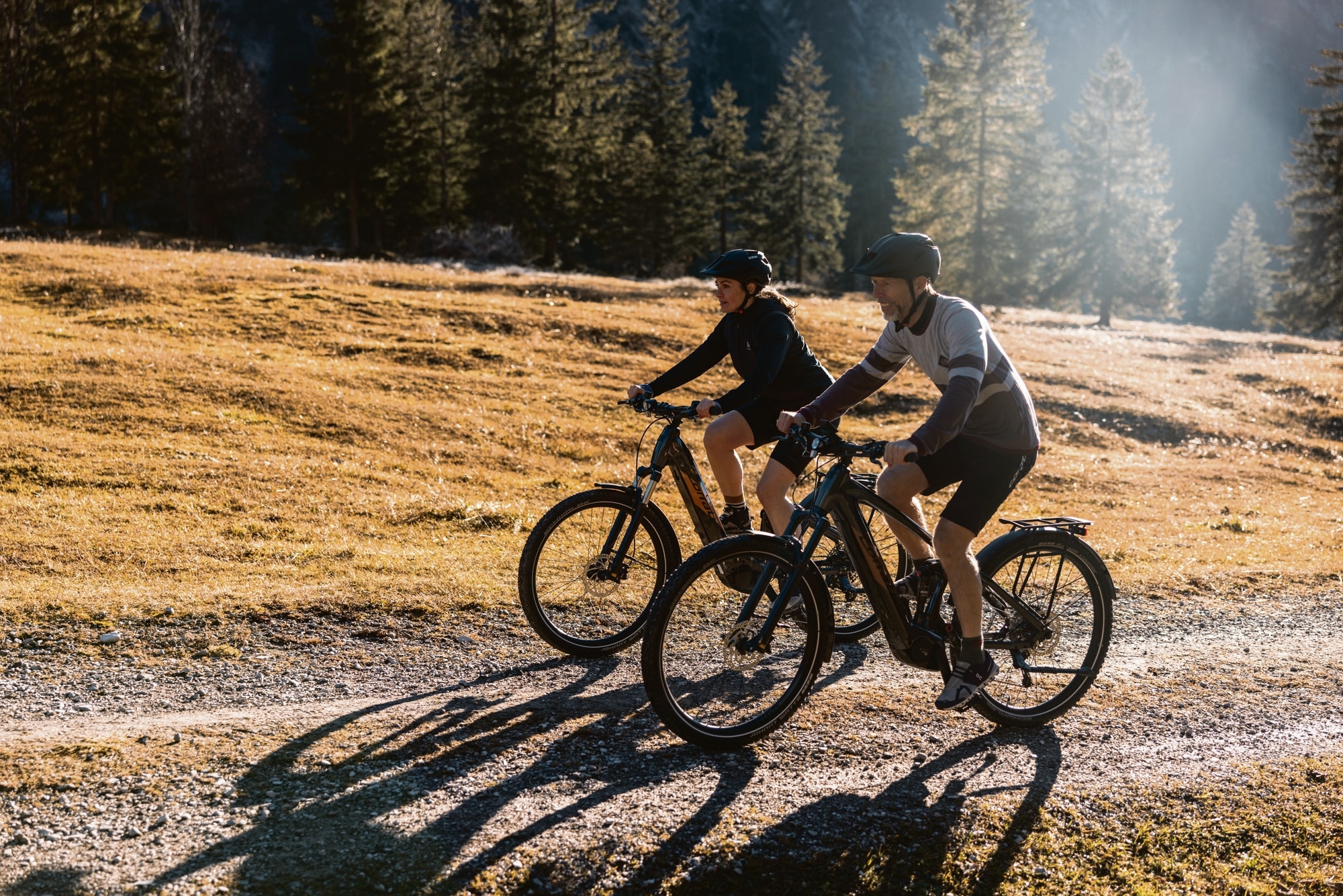 Erlebe die Freiheit des Radfahrens mit unseren Trekking-Bikes. Perfekt für Abenteuer in der Natur. Entdecken Sie un